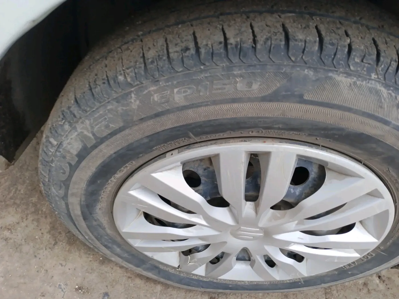 2022 Maruti Dzire VXI CNG, CNG, Manual, 96,096 km, tyre