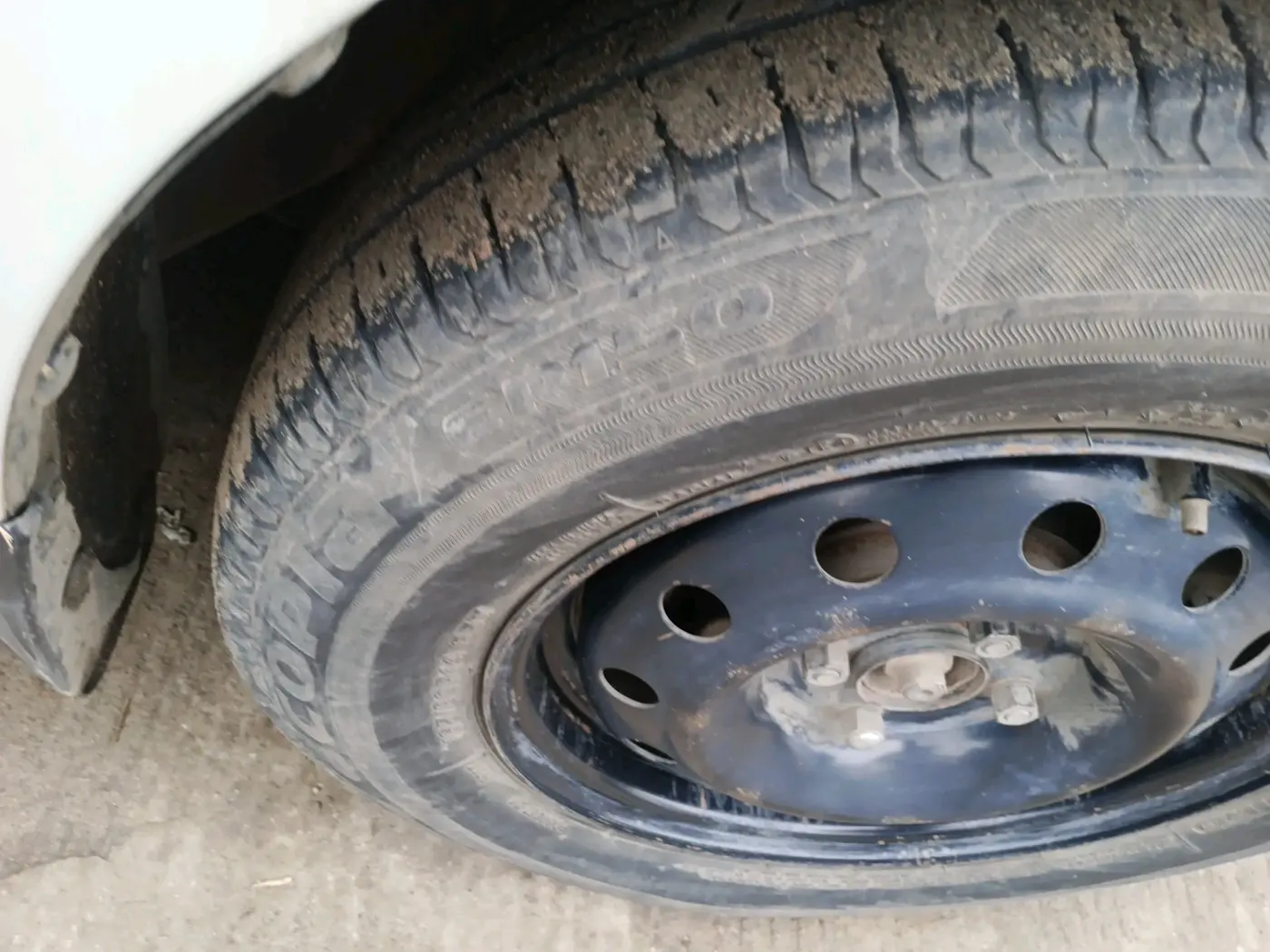 2022 Maruti Dzire VXI CNG, CNG, Manual, 96,096 km, tyre