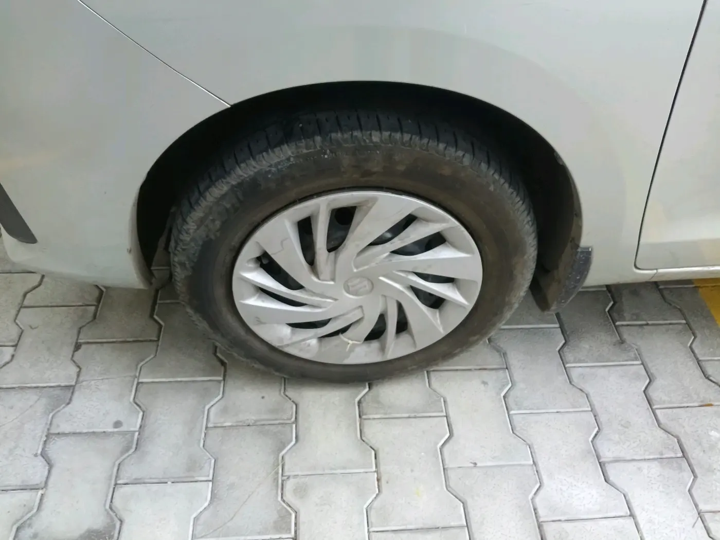 2021 Maruti Ertiga VXI SHVS, Petrol, Manual, 33,958 km, tyre