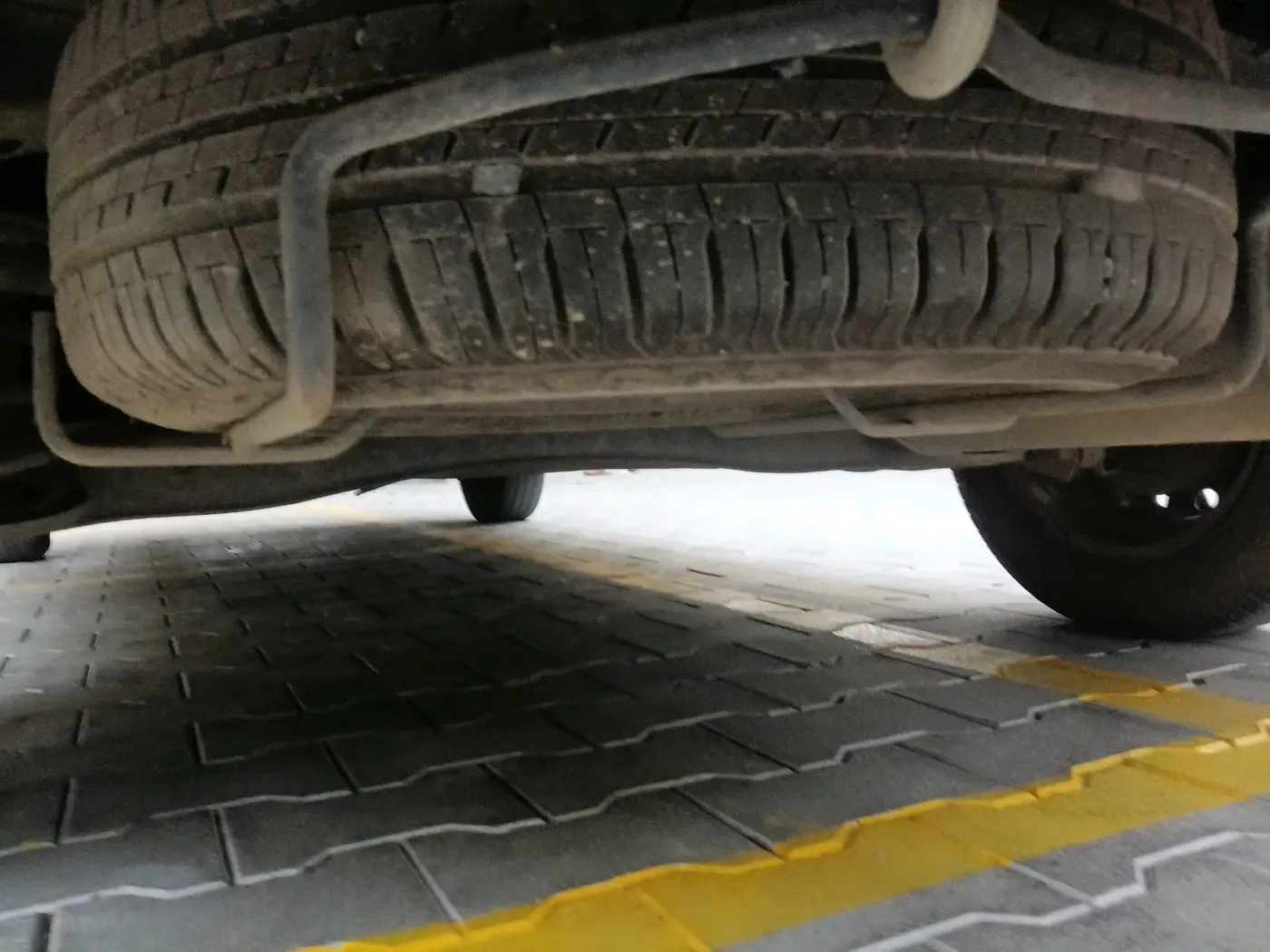 2021 Maruti Ertiga VXI SHVS, Petrol, Manual, 33,958 km, tyre