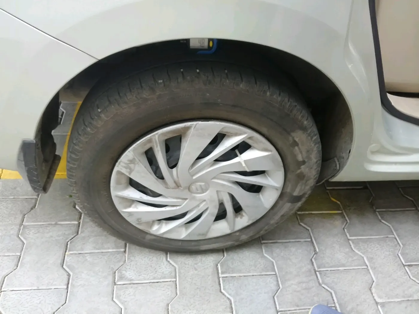 2021 Maruti Ertiga VXI SHVS, Petrol, Manual, 33,958 km, tyre