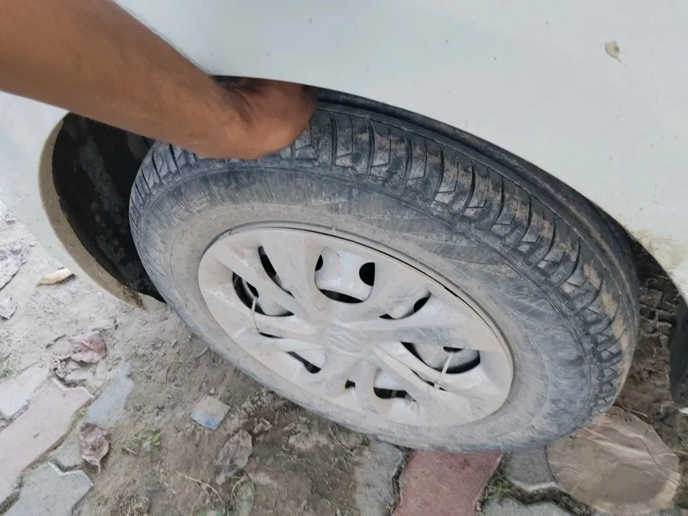 2022 Maruti Dzire LXI, Petrol, Manual, 28,740 km, tyre