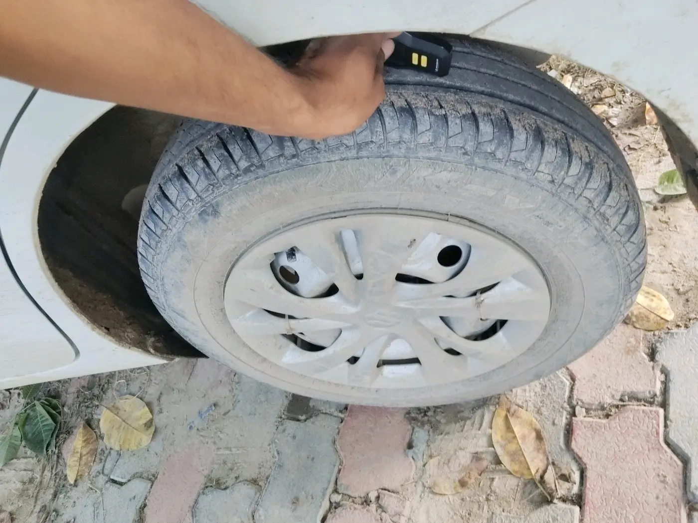 2022 Maruti Dzire LXI, Petrol, Manual, 28,740 km, tyre