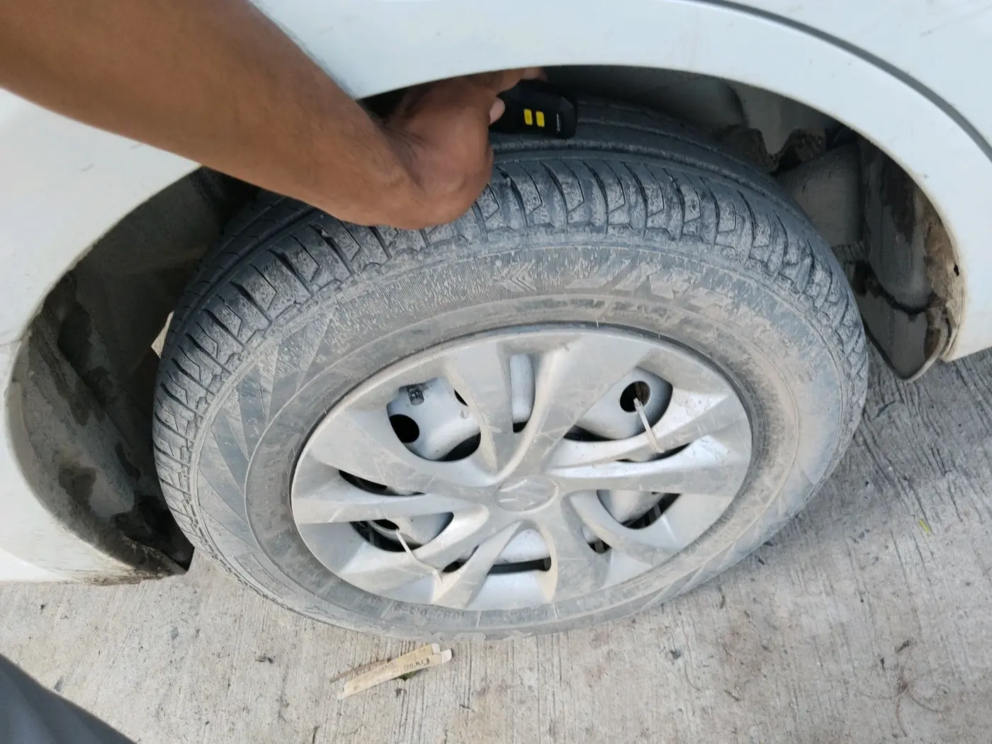 2022 Maruti Dzire LXI, Petrol, Manual, 28,740 km, tyre