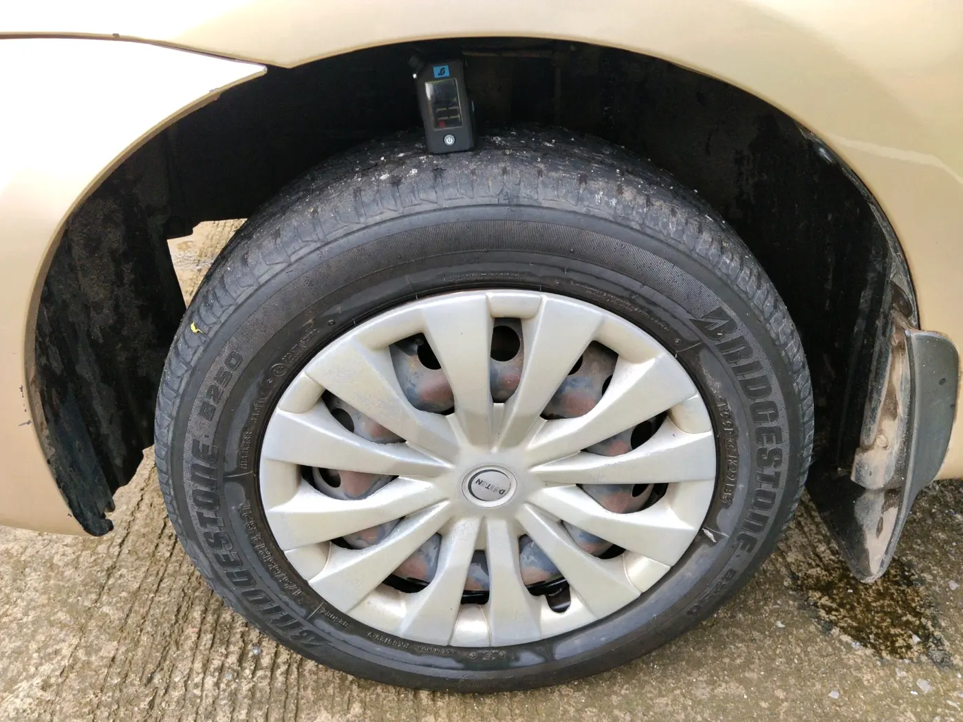 2012 Toyota Etios G, Petrol, Manual, 1,38,851 km, tyre