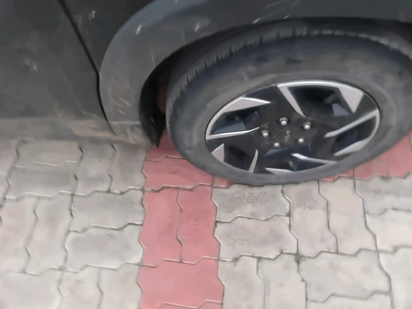 2024 KIA SONET HTK (O) 1.5 Diesel MT, Diesel, Manual, 55,800 km, tyre