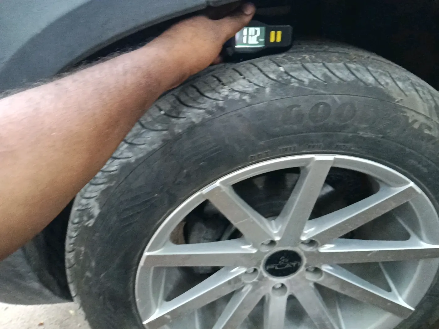 2025 Maruti BREZZA VXI, Petrol, Manual, 32,227 km, tyre