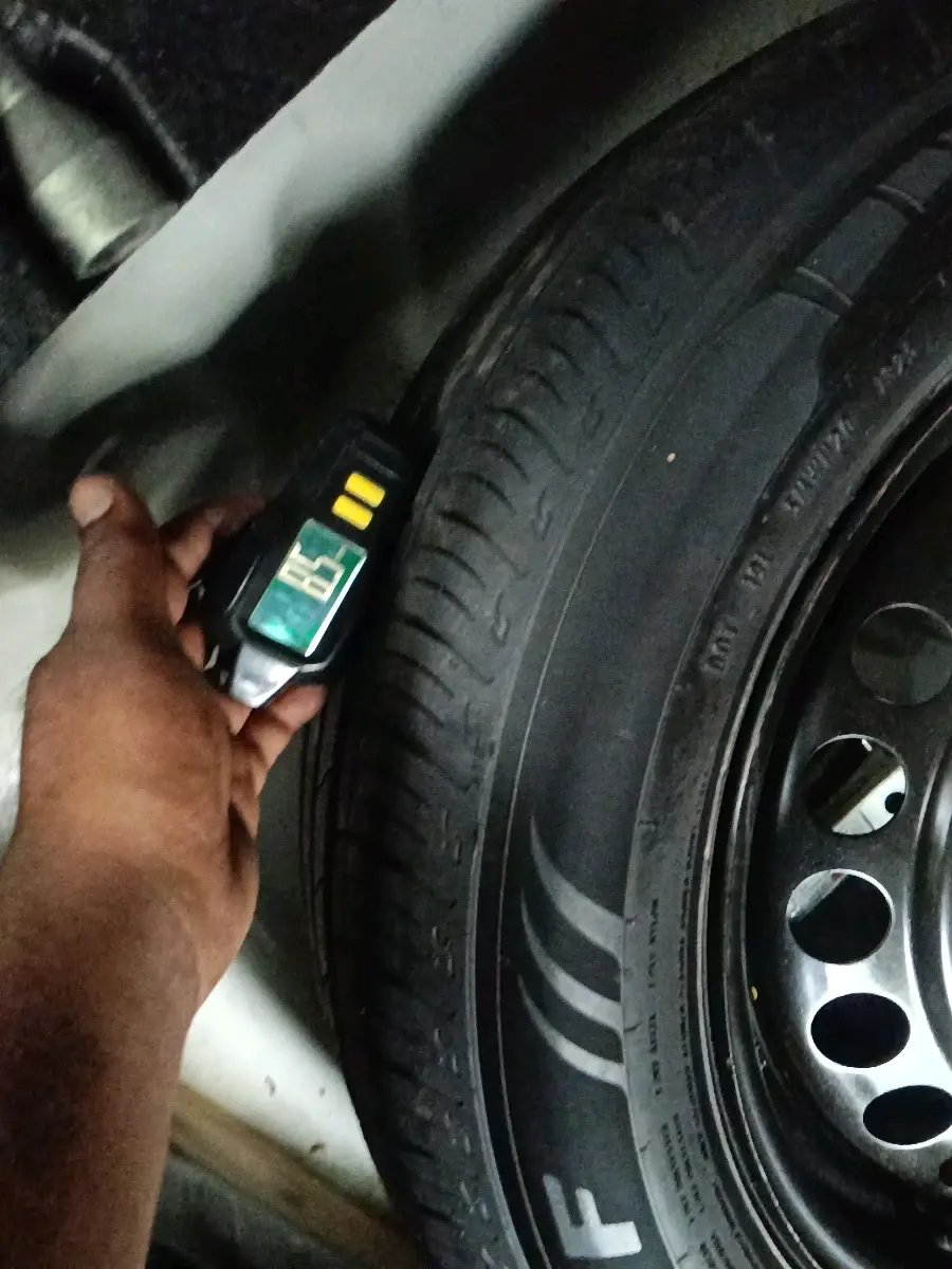 2025 Maruti BREZZA VXI, Petrol, Manual, 32,227 km, tyre