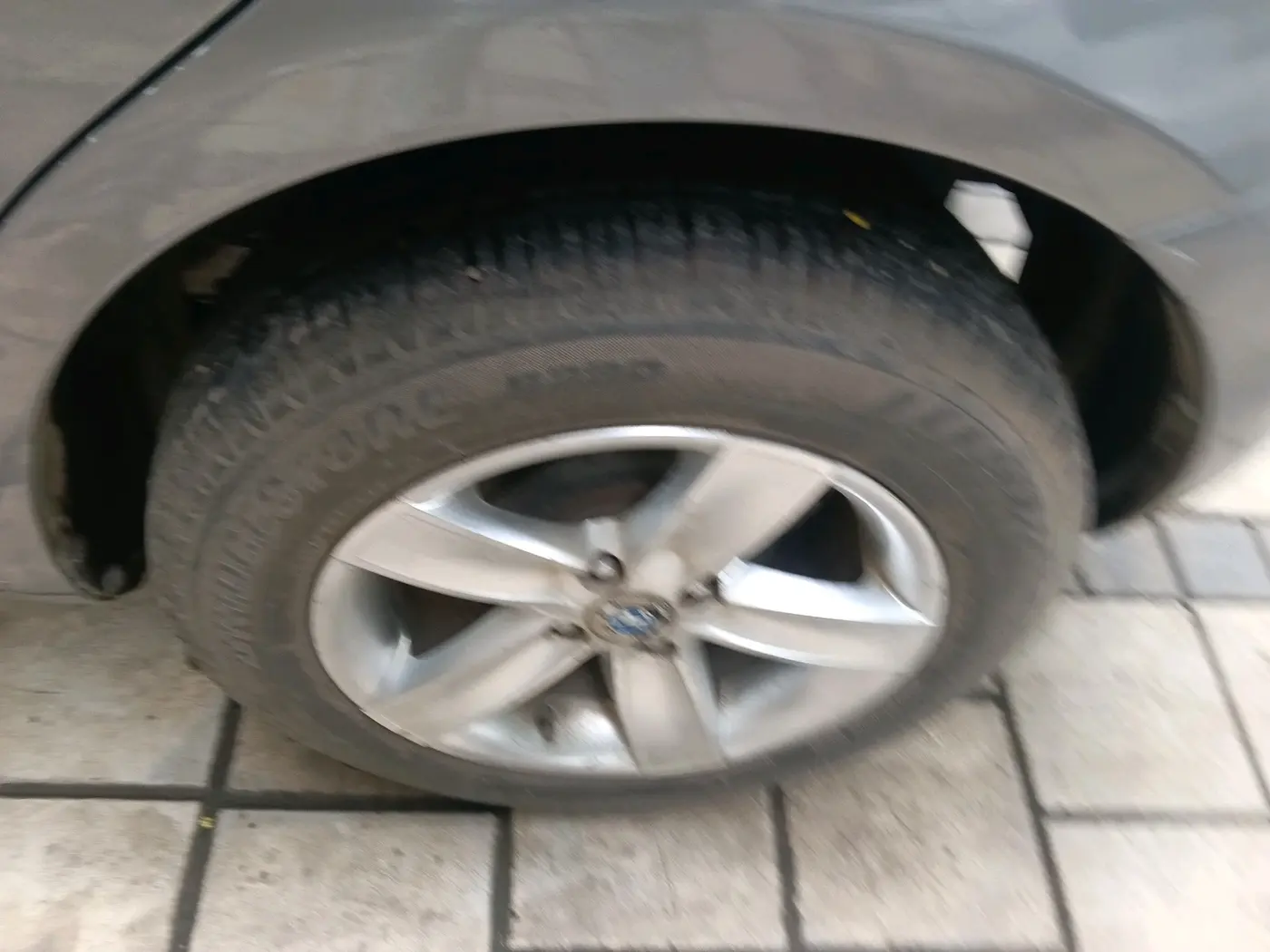 2014 Maruti Swift VXI, Petrol, Manual, 1,06,772 km, tyre