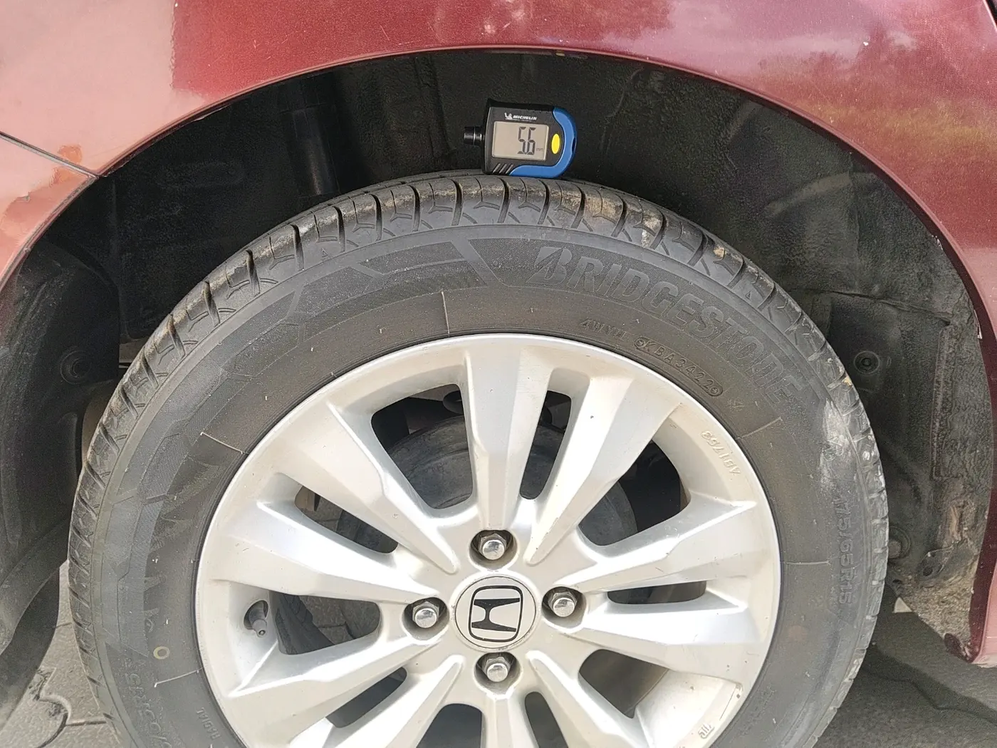 2013 Honda City 1.5L I-VTEC V MT, Petrol, Manual, 1,21,491 km, tyre