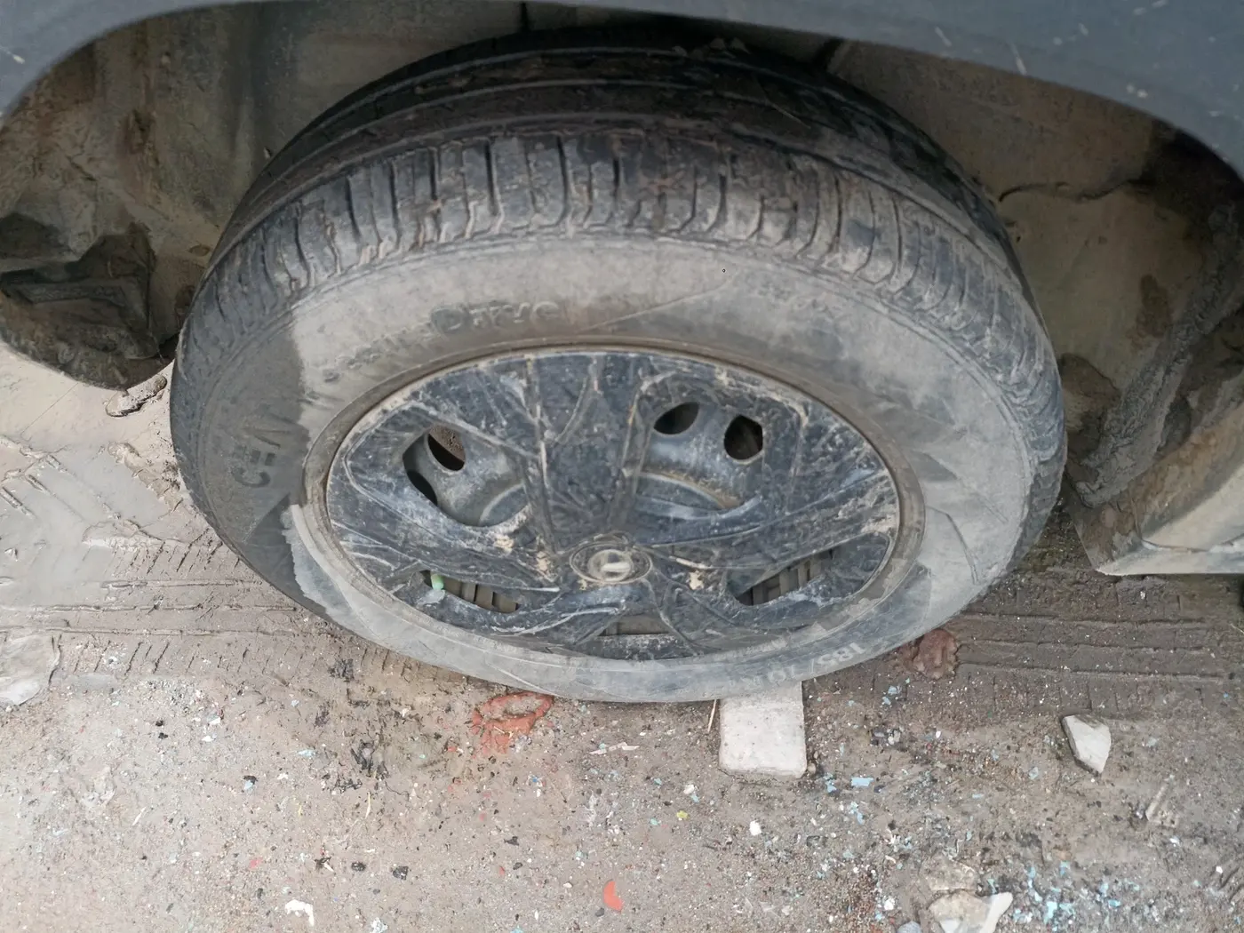 2022 Tata PUNCH PURE MT, CNG, Manual, 53,527 km, tyre