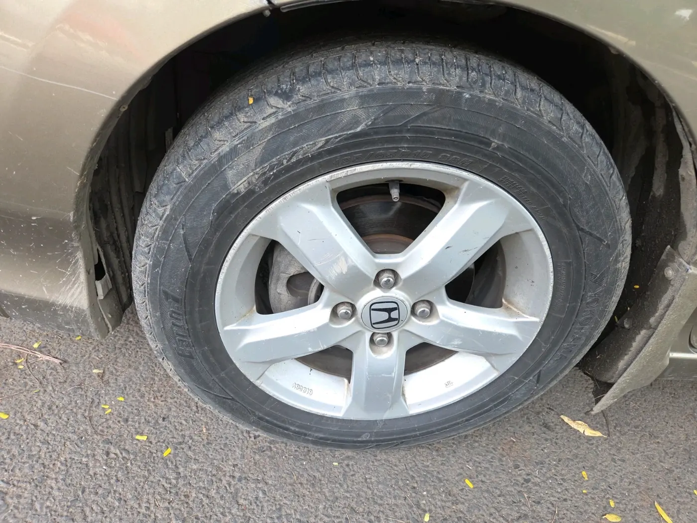 2011 Honda City 1.5L I-VTEC S AT, CNG, Automatic, 1,76,987 km, tyre