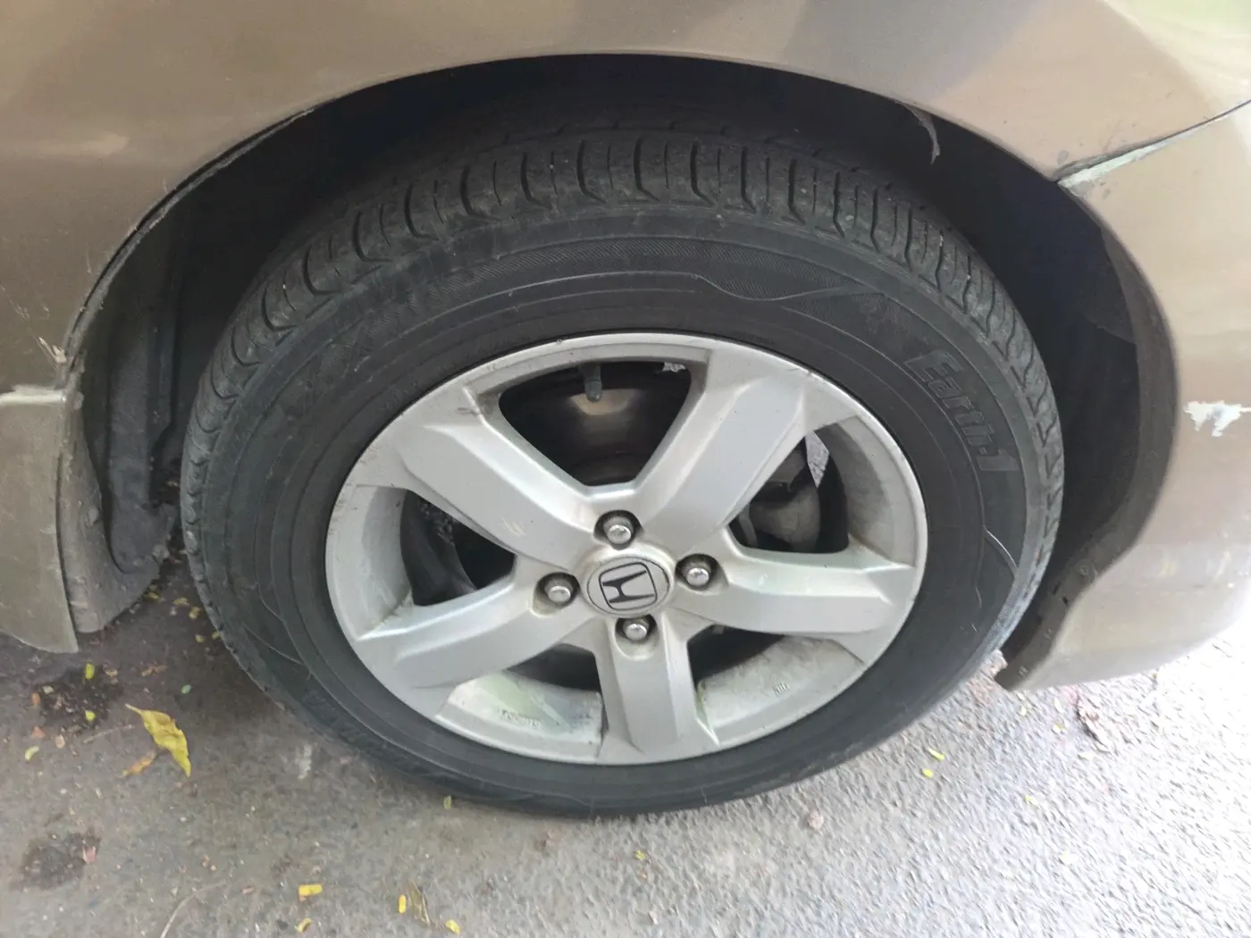 2011 Honda City 1.5L I-VTEC S AT, CNG, Automatic, 1,76,987 km, tyre