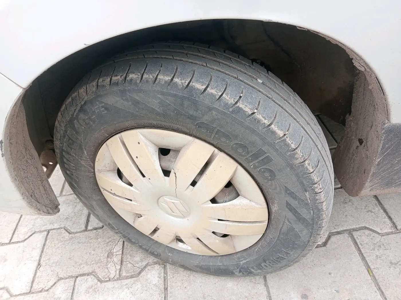 2013 Maruti Alto 800 LXI, Petrol, Manual, 99,629 km, tyre