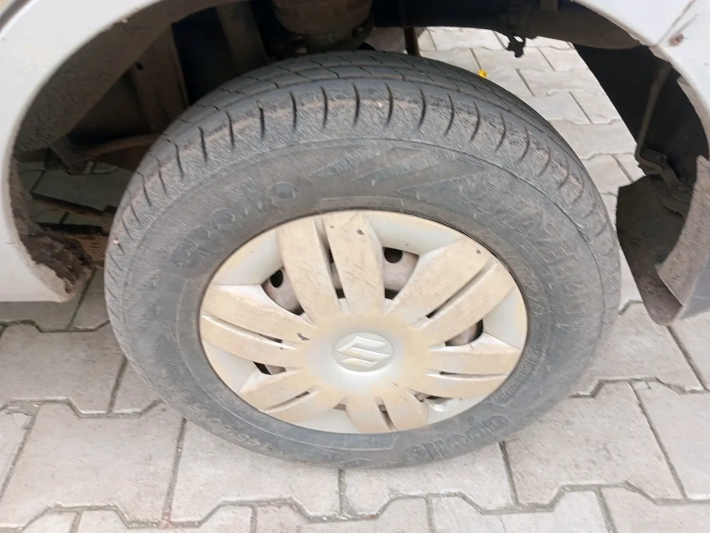 2013 Maruti Alto 800 LXI, Petrol, Manual, 99,629 km, tyre