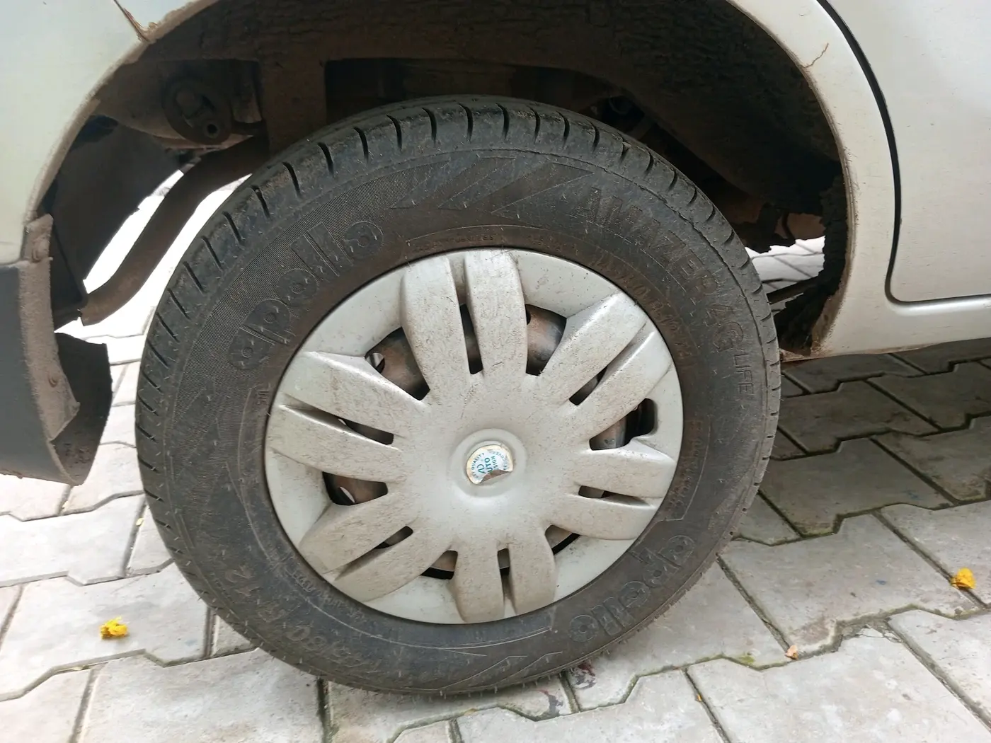 2013 Maruti Alto 800 LXI, Petrol, Manual, 99,629 km, tyre