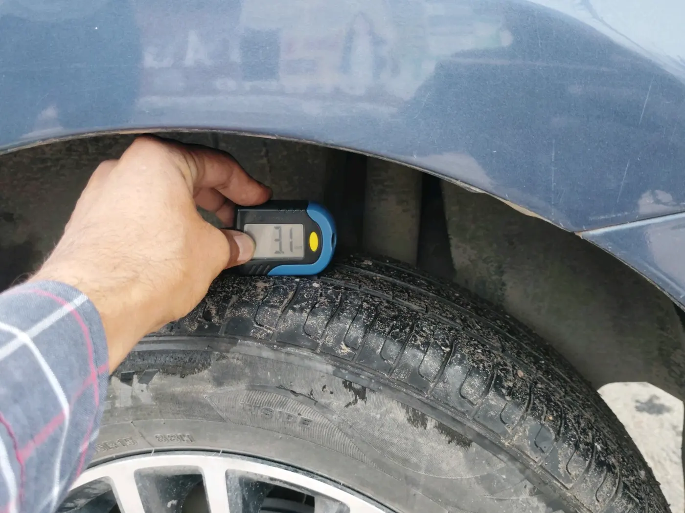 2017 Maruti Dzire ZXI, Petrol, Manual, 50,247 km, tyre