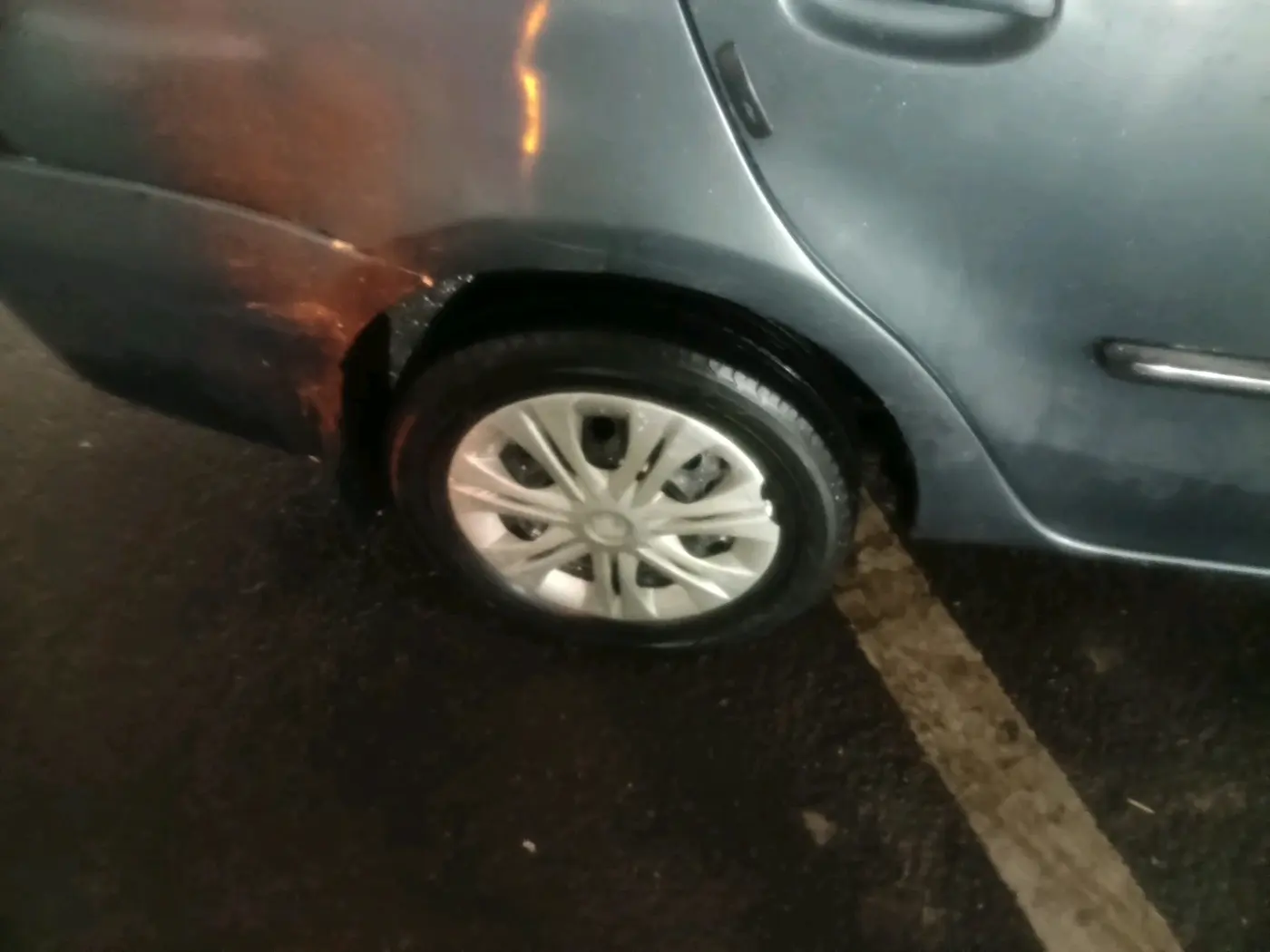 2013 Toyota Etios G, CNG, Manual, 92,432 km, tyre