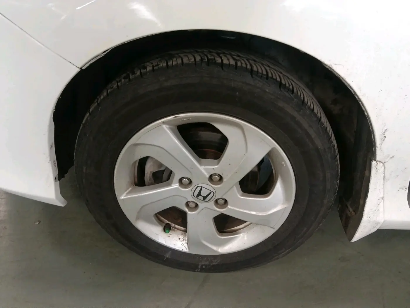 2014 Honda City 1.5L I-VTEC VX, Petrol, Manual, 1,03,134 km, tyre