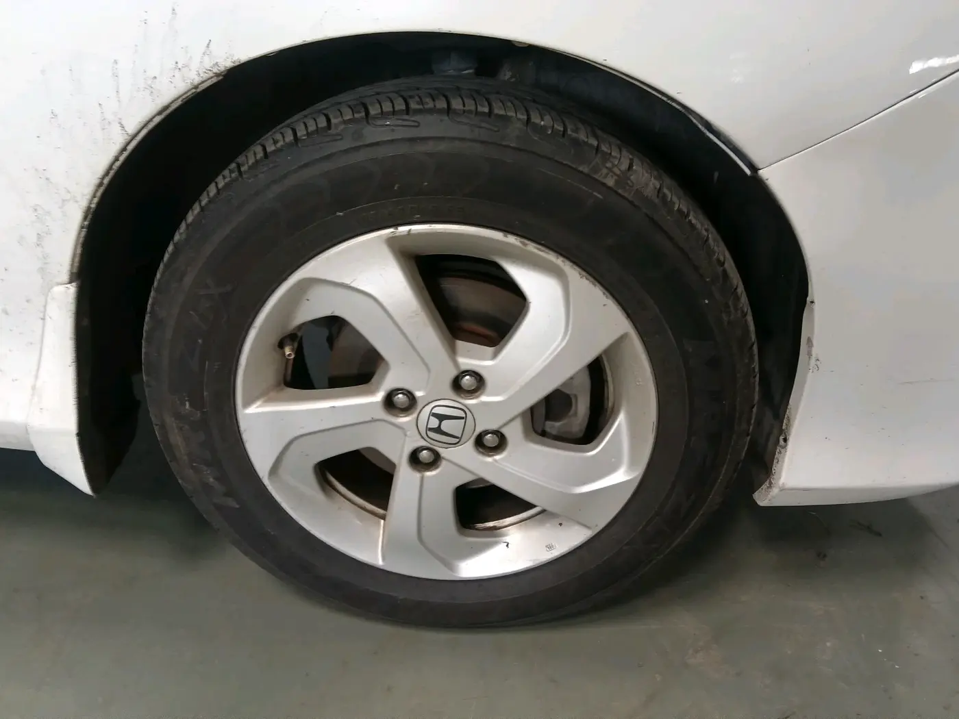 2014 Honda City 1.5L I-VTEC VX, Petrol, Manual, 1,03,134 km, tyre