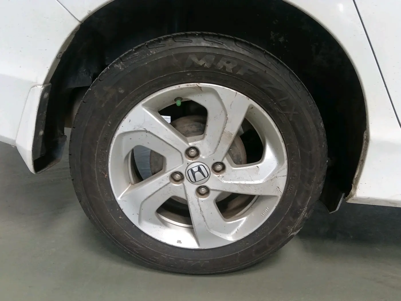 2014 Honda City 1.5L I-VTEC VX, Petrol, Manual, 1,03,134 km, tyre