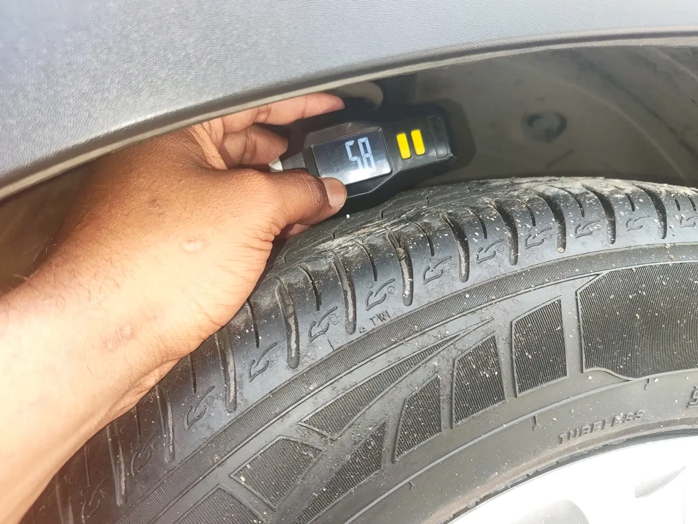 2023 KIA SONET HTK 1.2, Petrol, Manual, 5,740 km, tyre