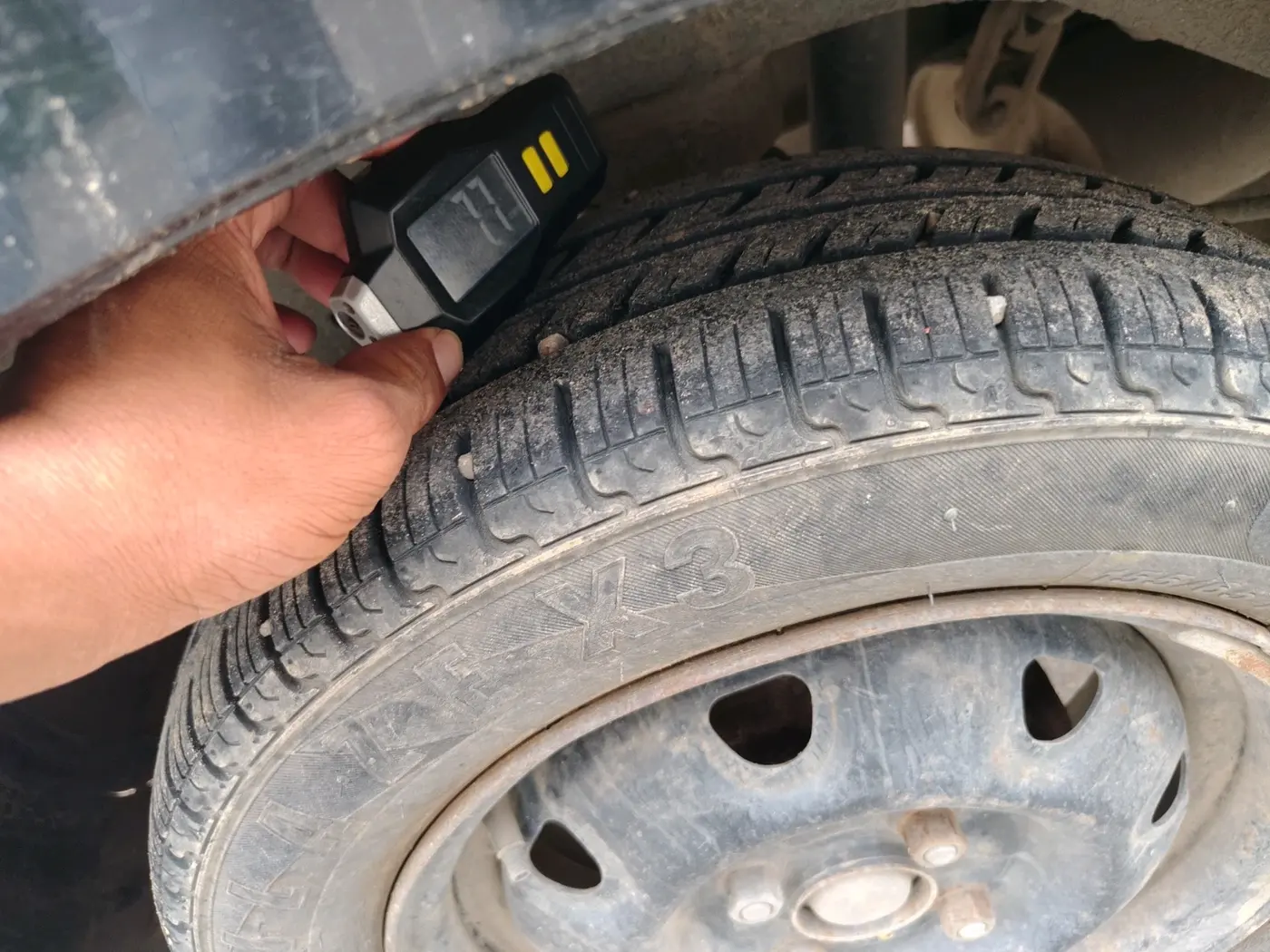 2011 Maruti Alto K10 VXI, CNG, Manual, 1,41,844 km, tyre