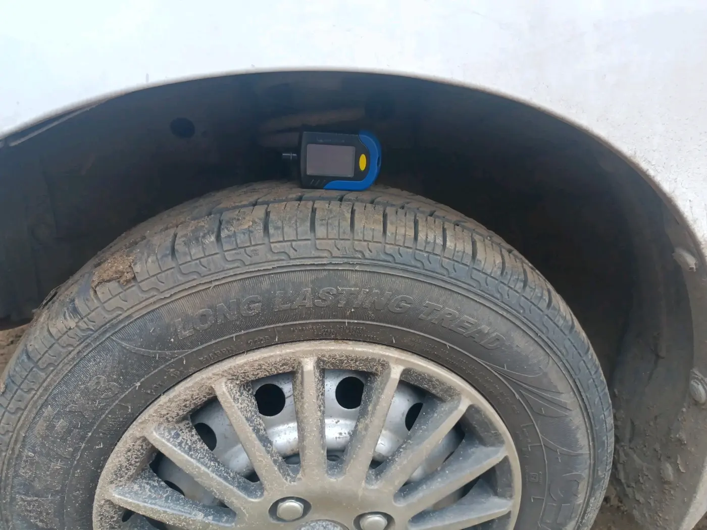 2015 Maruti Wagon R 1.0 LXI, Petrol, Manual, 95,676 km, tyre