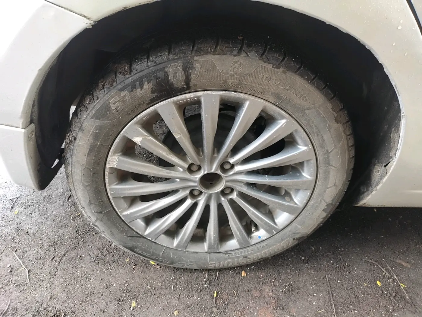 2015 Maruti Ciaz ZDI+ SHVS, Diesel, Manual, 3,53,943 km, tyre