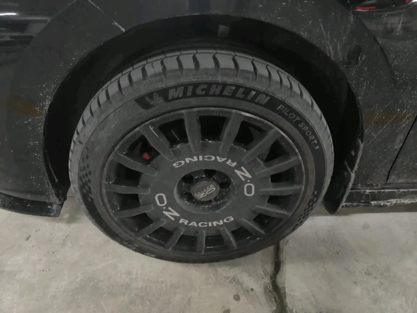 2026 Volkswagen VIRTUS GT PLUS TSI 1.5 EVO DSG, Petrol, Automatic, 5,360 km, tyre