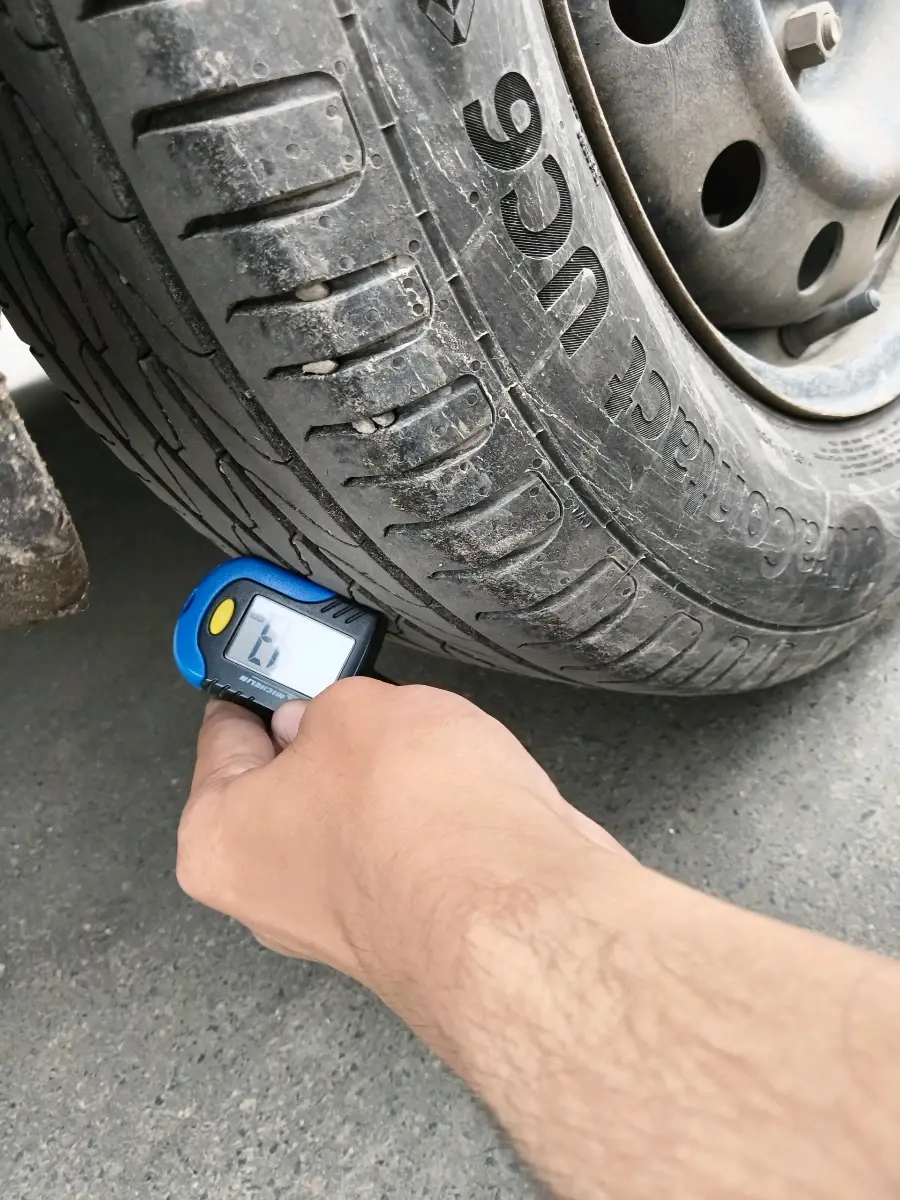 2019 Maruti Dzire VXI, CNG, Manual, 1,21,816 km, tyre