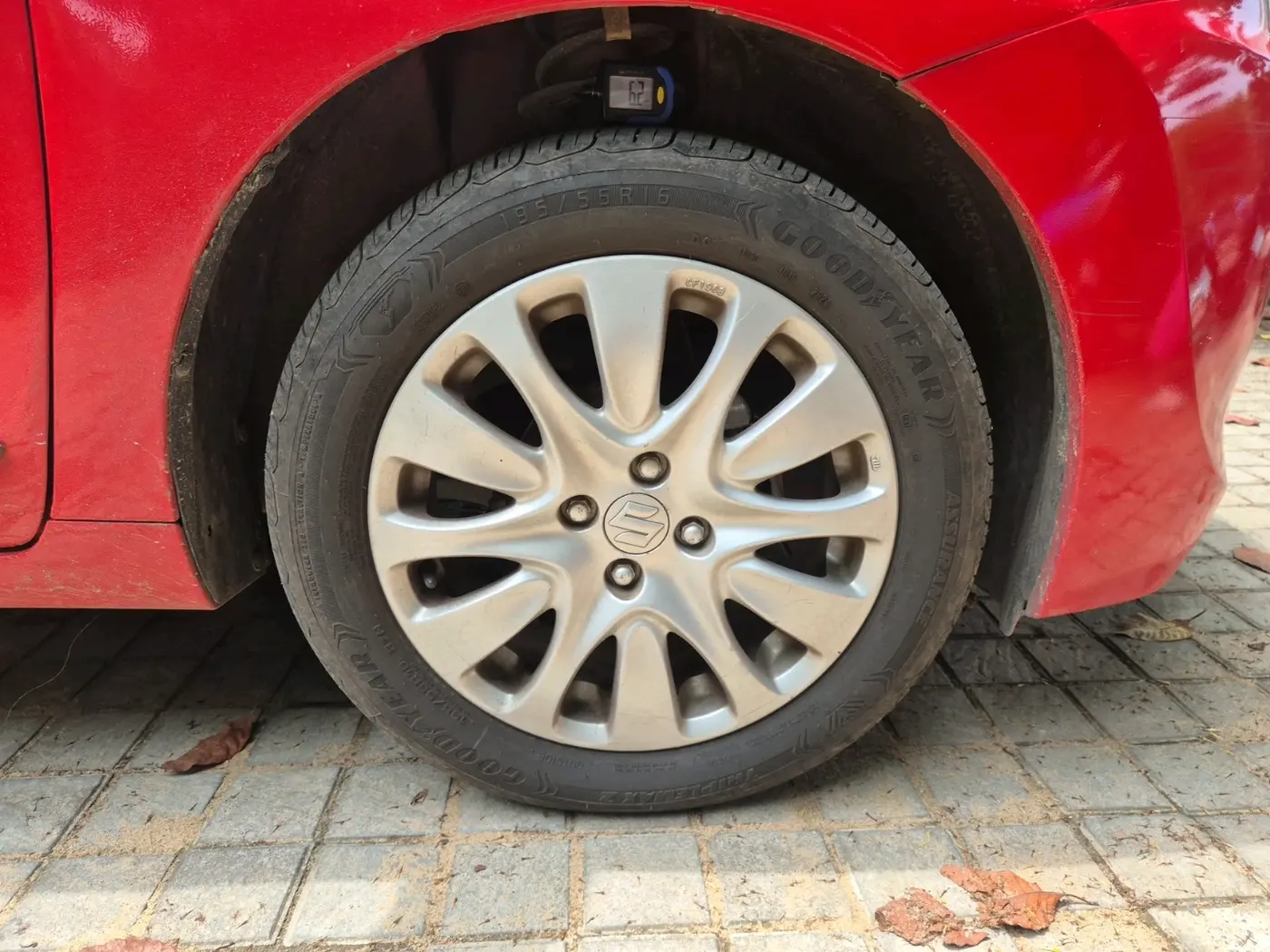 2017 Maruti Baleno ZETA CVT PETROL 1.2, Petrol, Automatic, 1,23,245 km, tyre
