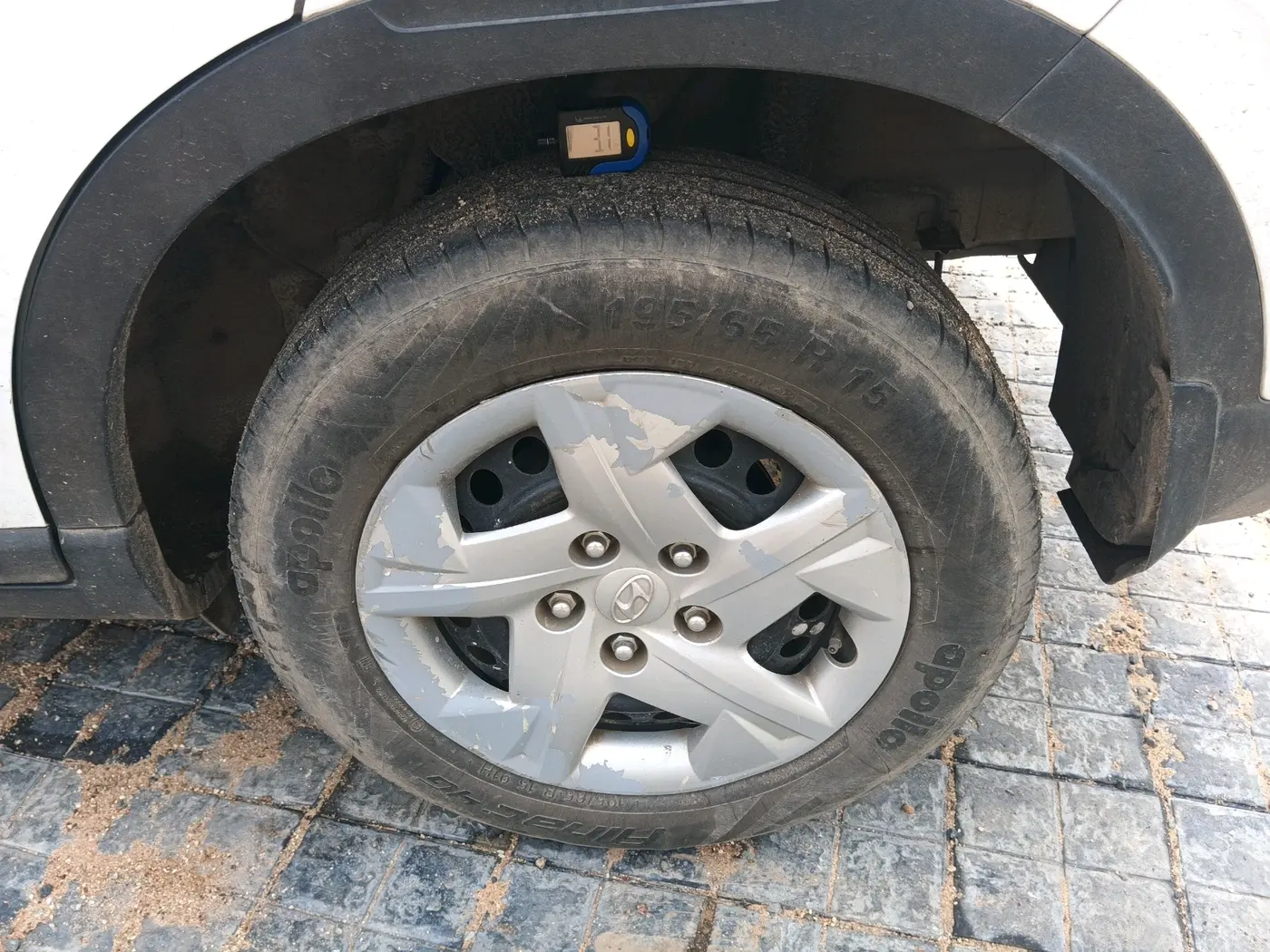 2021 Hyundai VENUE S 1.2, Petrol, Manual, 49,584 km, tyre