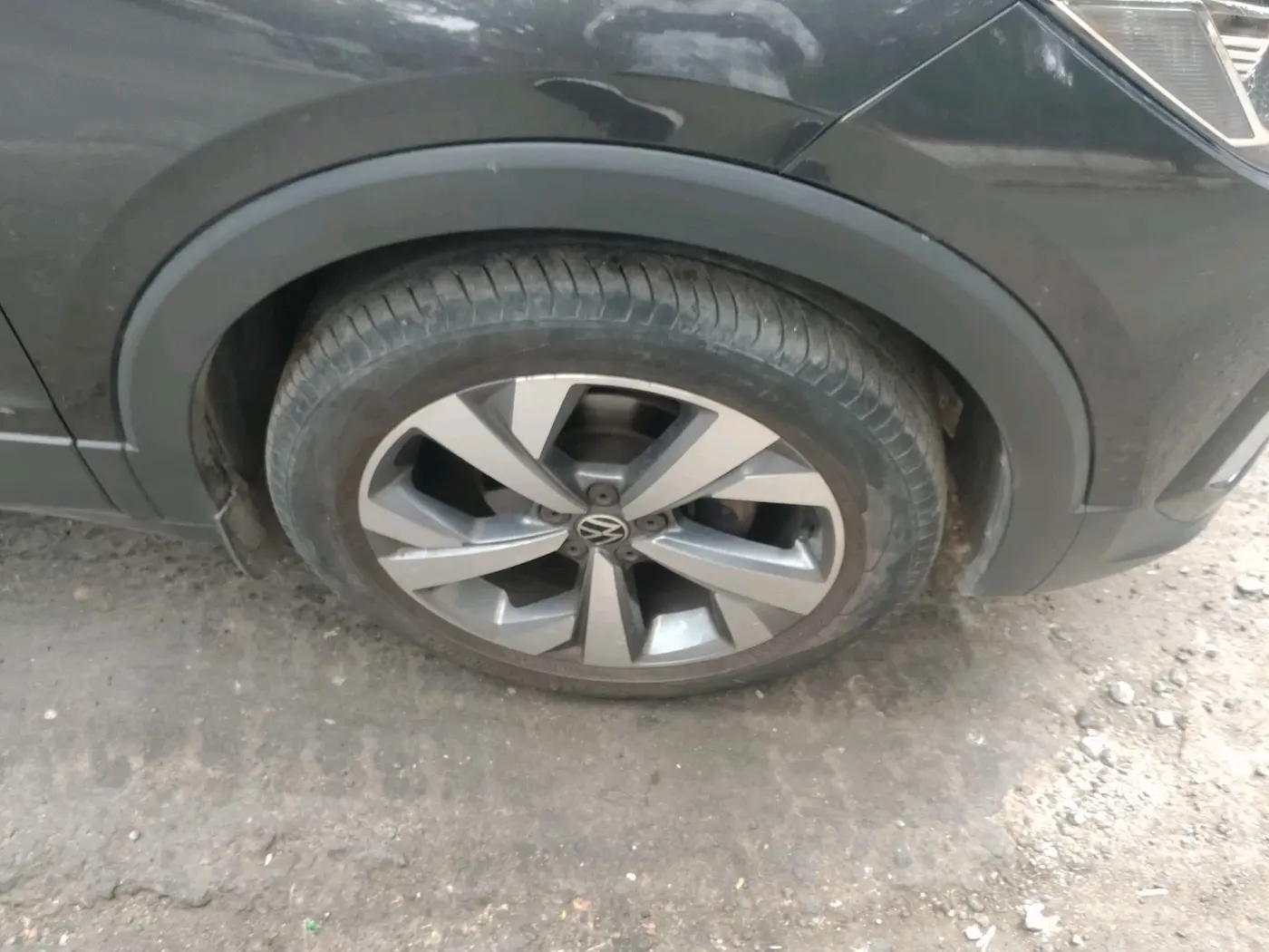 2023 Volkswagen TAIGUN TOPLINE 1.0 TSI AT, Petrol, Automatic, 44,214 km, tyre