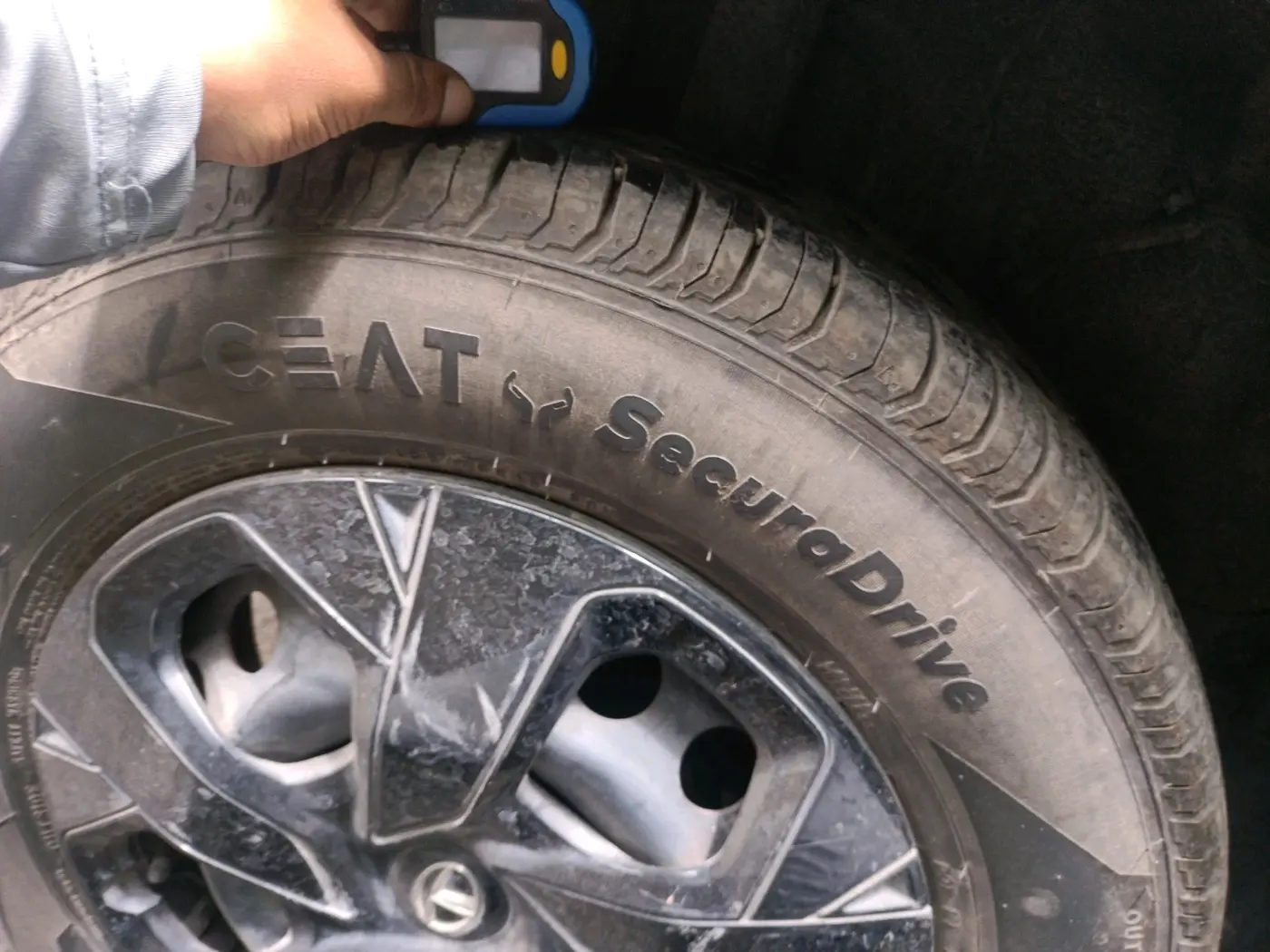 2023 Tata PUNCH ADVENTURE MT, Petrol, Manual, 3,474 km, tyre