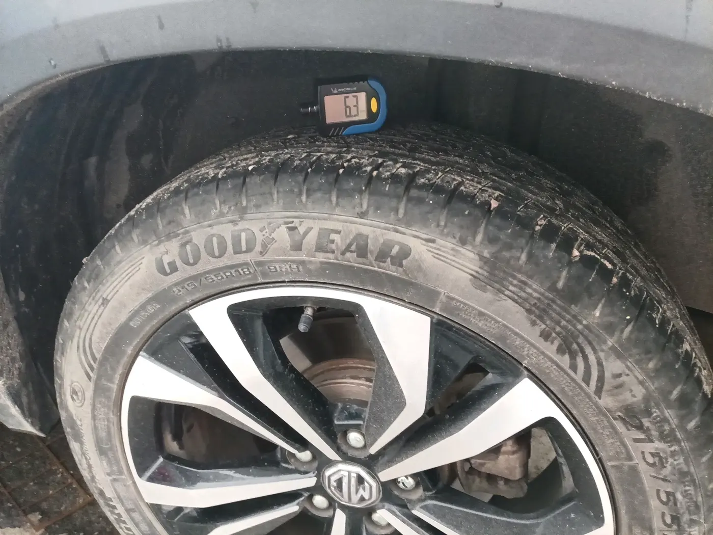 2023 MG HECTOR PLUS SHARP PRO 1.5 PETROL TURBO CVT 7 STR, Petrol, Automatic, 33,675 km, tyre