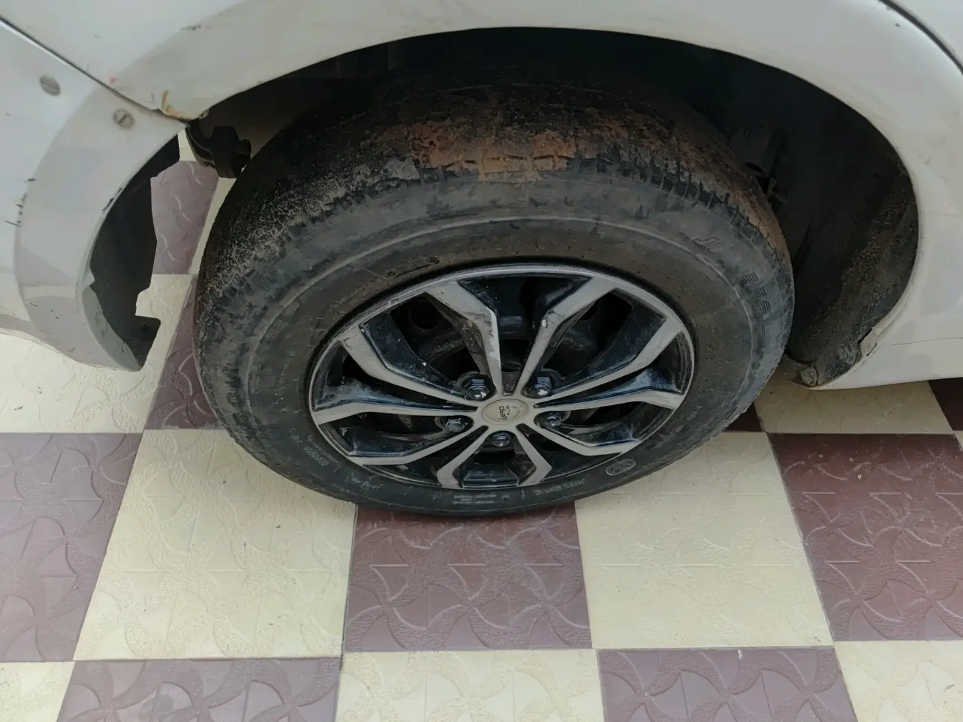 2018 Maruti Swift Dzire TOUR S DIESEL, Diesel, Manual, 1,32,636 km, tyre