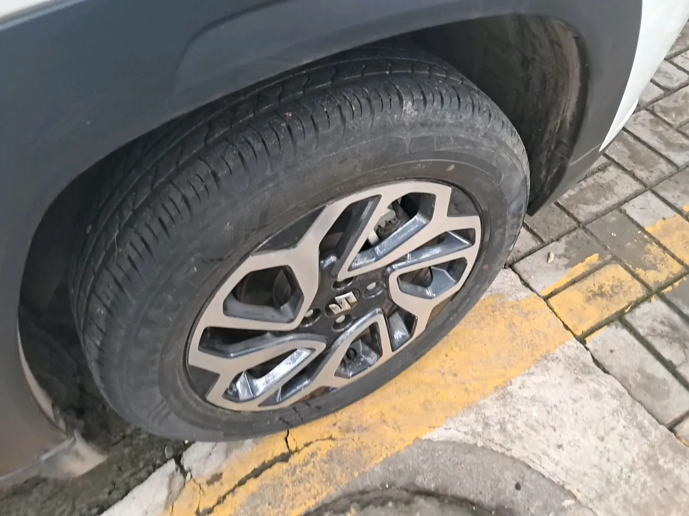 2025 Maruti FRONX DELTA CNG 1.2 MT, CNG, Manual, 12,637 km, tyre