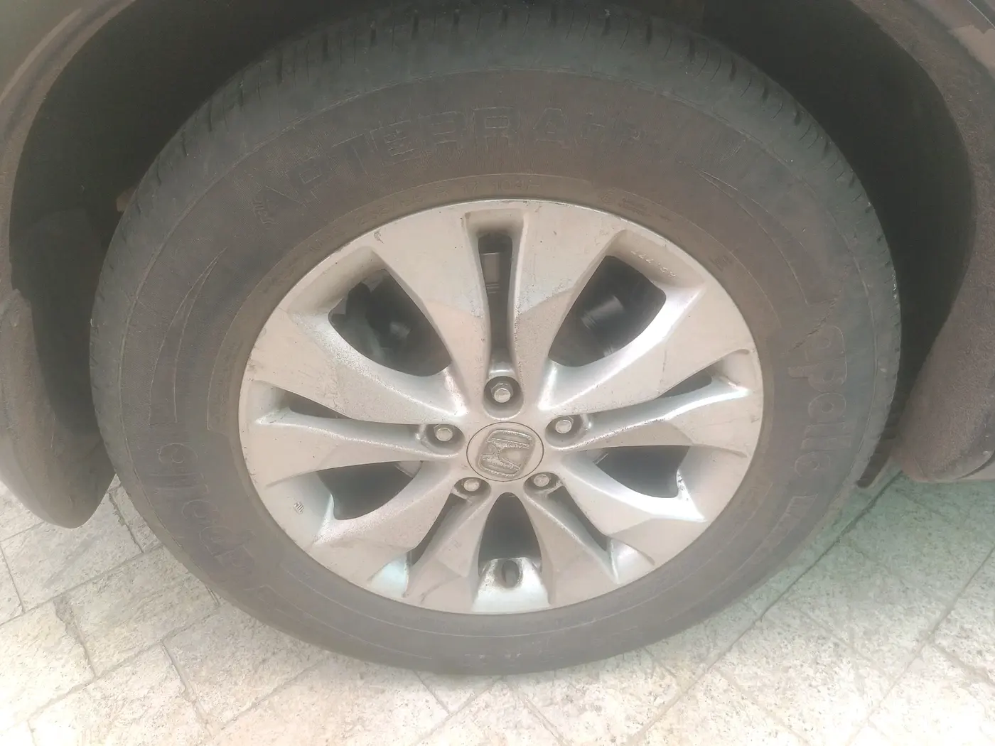 2013 Honda CRV 2.4L 2WD AT, Petrol, Automatic, 1,11,000 km, tyre