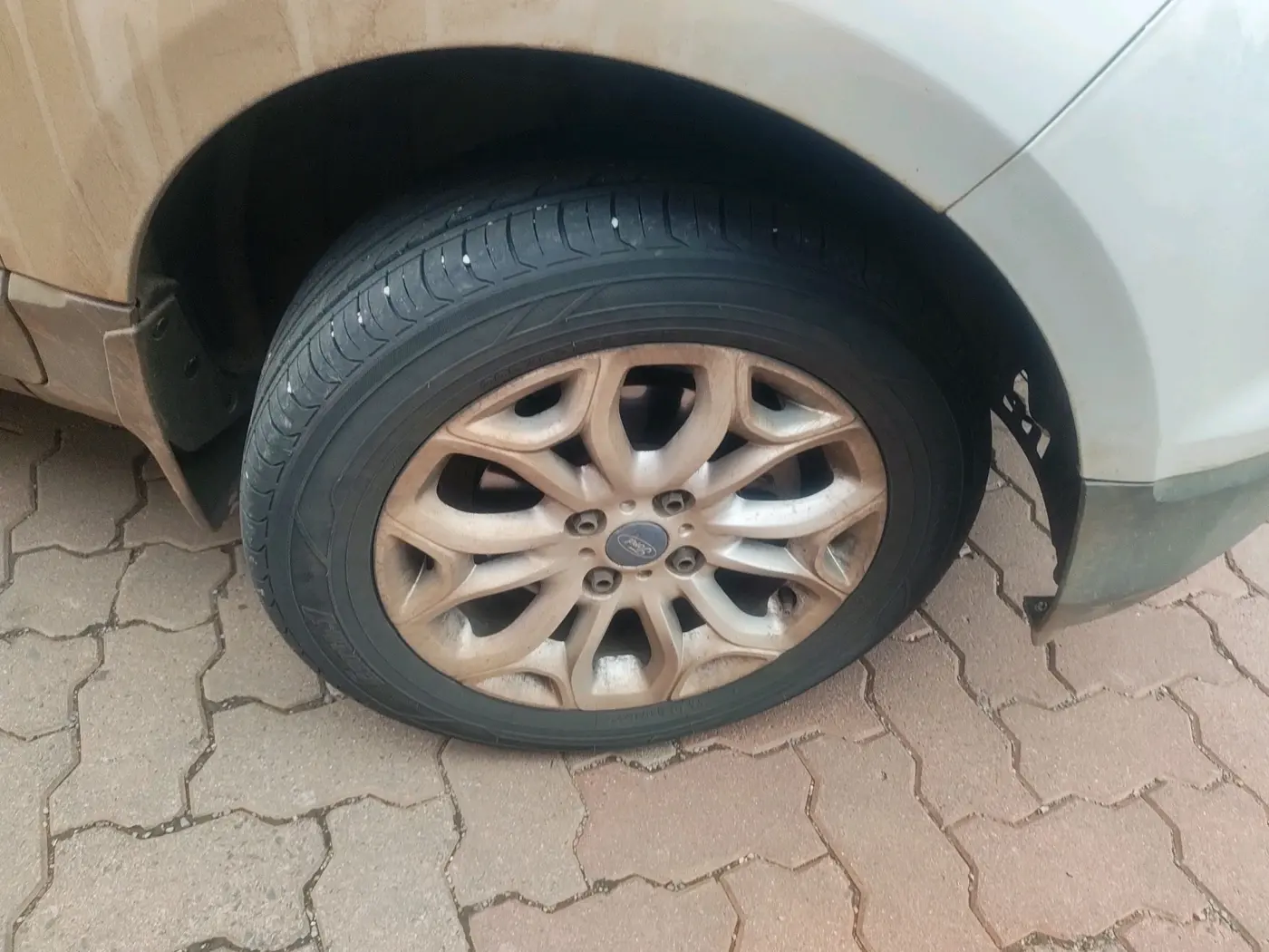 2014 Ford Ecosport TITANIUM 1.5L DIESEL, Diesel, Manual, 2,67,960 km, tyre