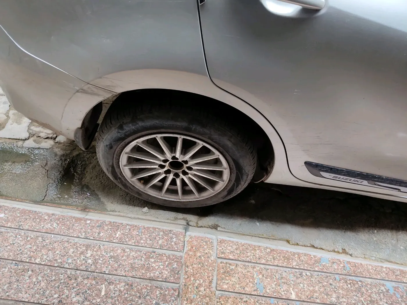 2017 Maruti Dzire VDI, Diesel, Manual, 1,08,802 km, tyre