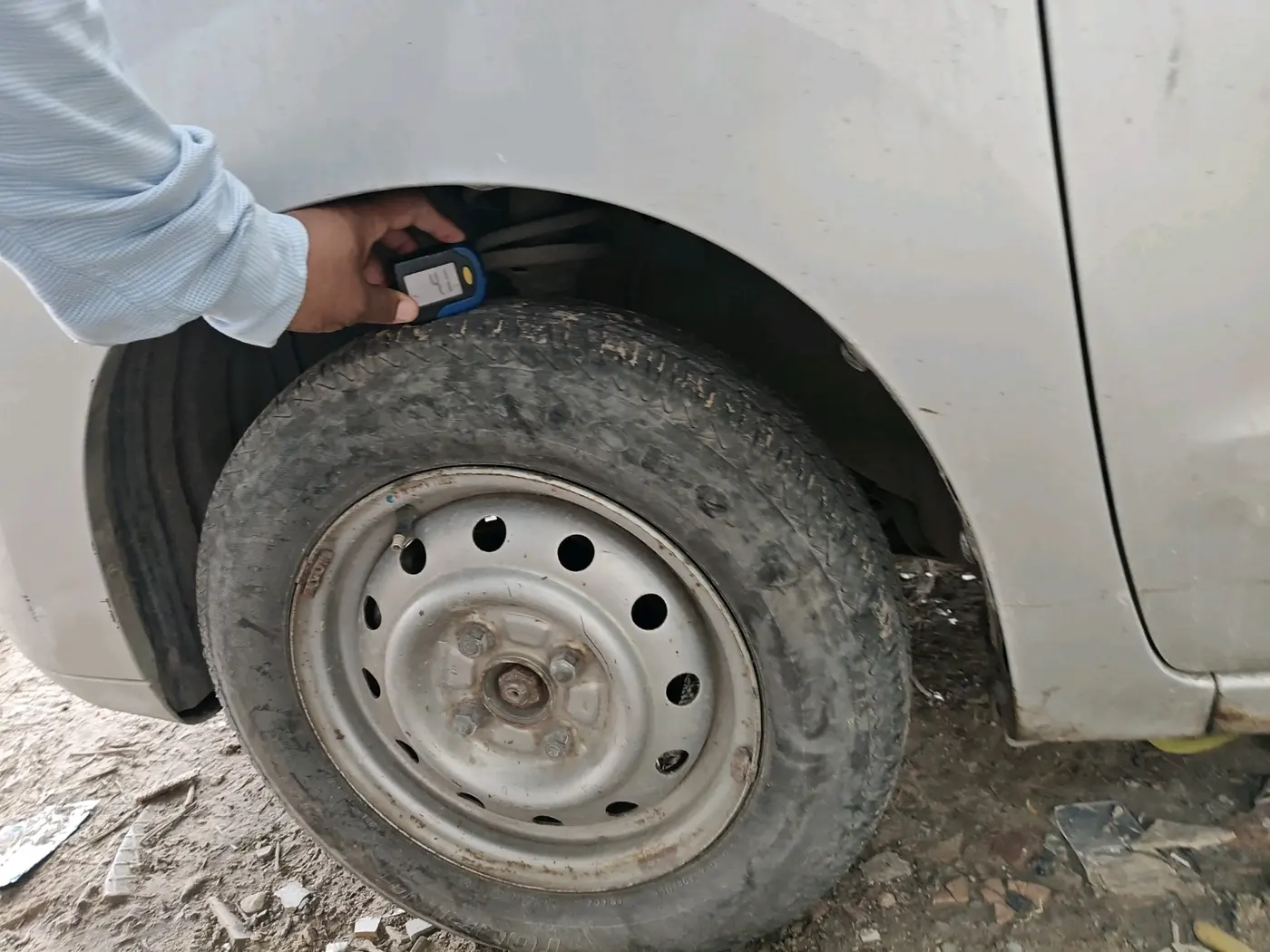 2011 Maruti Wagon R 1.0 LXI CNG, CNG, Manual, 2,89,125 km, tyre