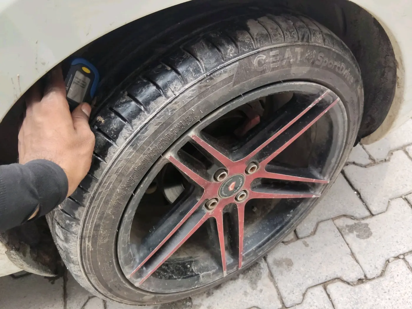 2019 Maruti Swift LXI, CNG, Manual, 58,734 km, tyre