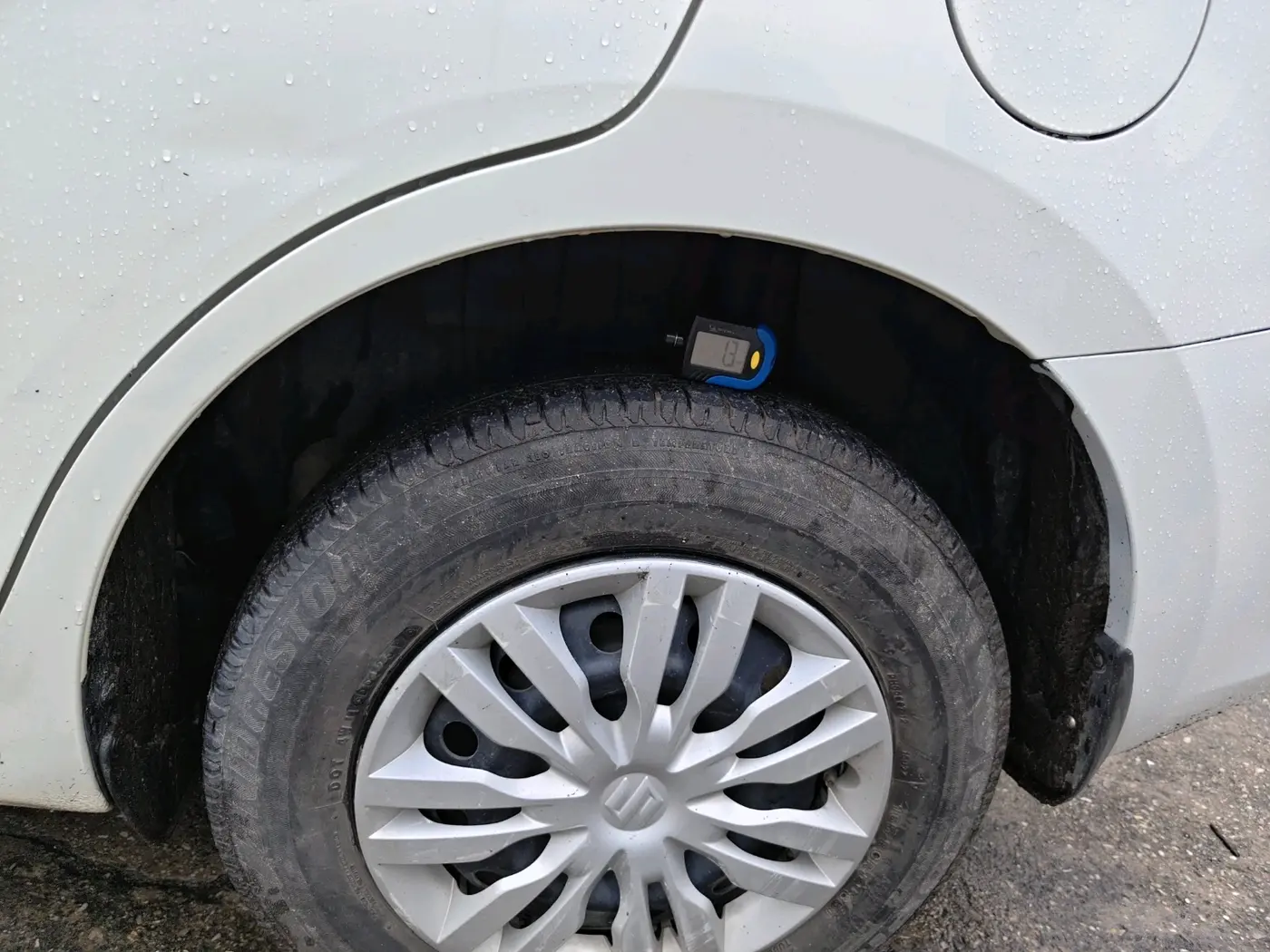 2017 Maruti Dzire VXI, Petrol, Manual, 50,069 km, tyre