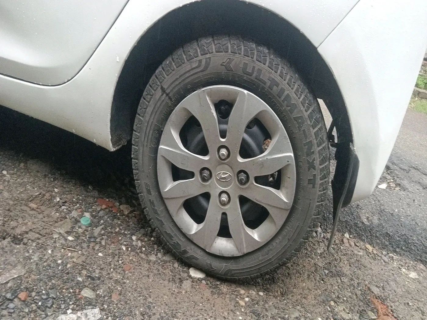 2016 Hyundai Eon MAGNA +, Petrol, Manual, 63,565 km, tyre