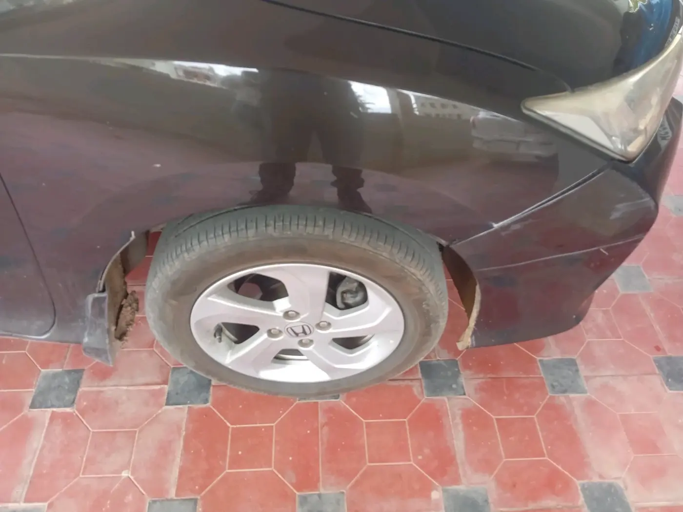 2014 Honda City 1.5L I-VTEC VX CVT, Petrol, Automatic, 1,48,830 km, tyre