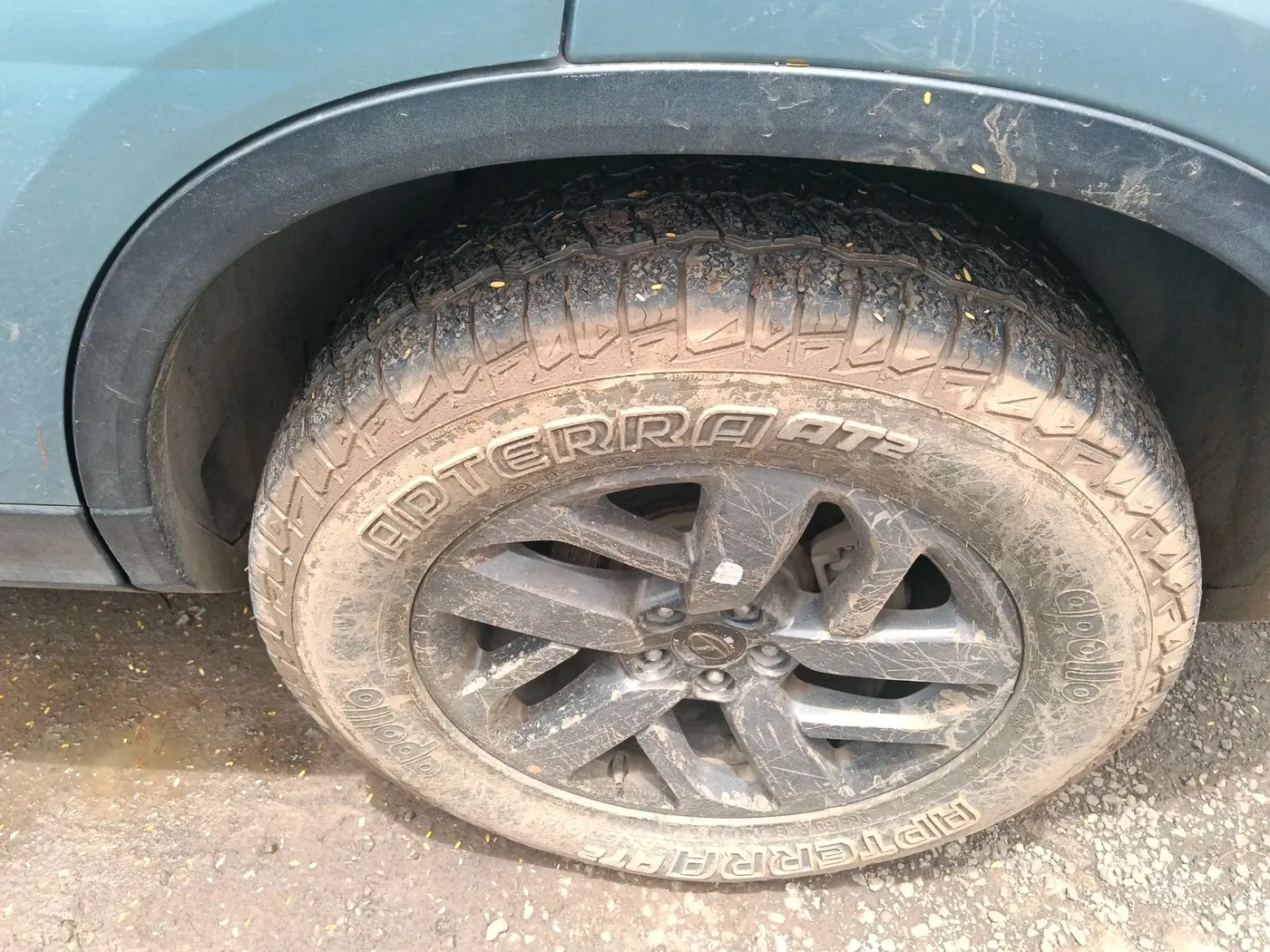 2022 Tata Safari XZA PLUS, Diesel, Automatic, 1,29,248 km, tyre