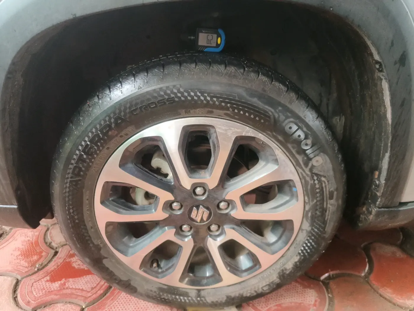 2022 Maruti Grand Vitara ALPHA SMART HYBRID ALLGRIP, Petrol, Manual, 44,606 km, tyre