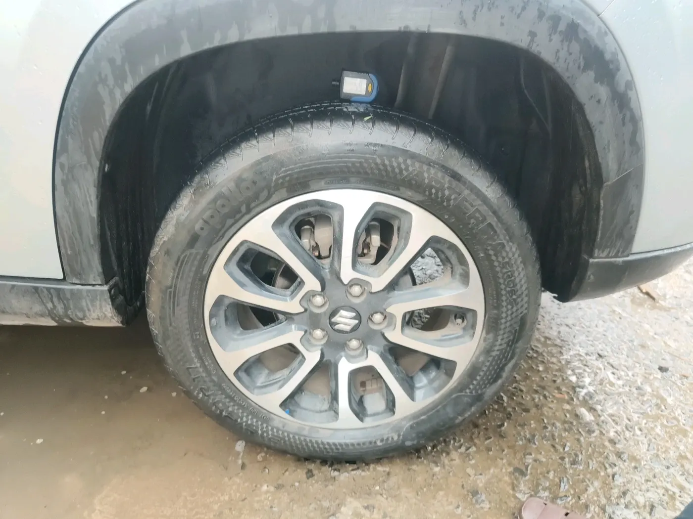 2022 Maruti Grand Vitara ALPHA SMART HYBRID ALLGRIP, Petrol, Manual, 44,606 km, tyre