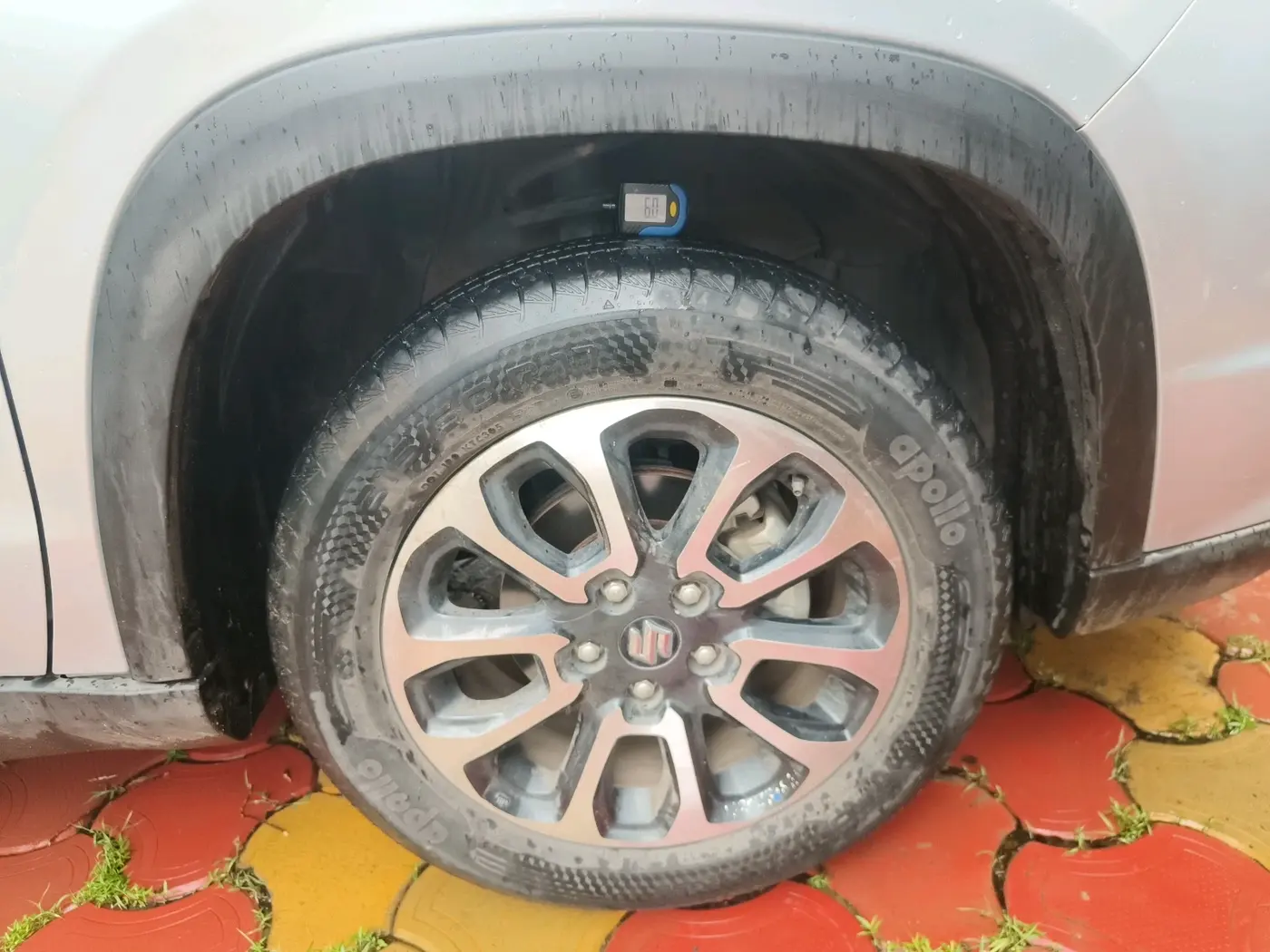 2022 Maruti Grand Vitara ALPHA SMART HYBRID ALLGRIP, Petrol, Manual, 44,606 km, tyre